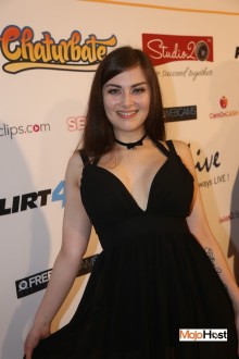 ynotcams2018_redcarpet242 